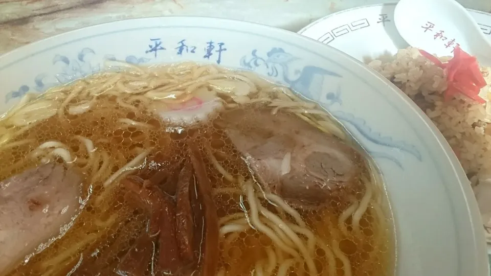 【1927年目黒で創業、1965年改装】平和軒 の ラーメン（470円）＋半チャーハン（360円）＠大崎広小路、五反田18167|大脇さん