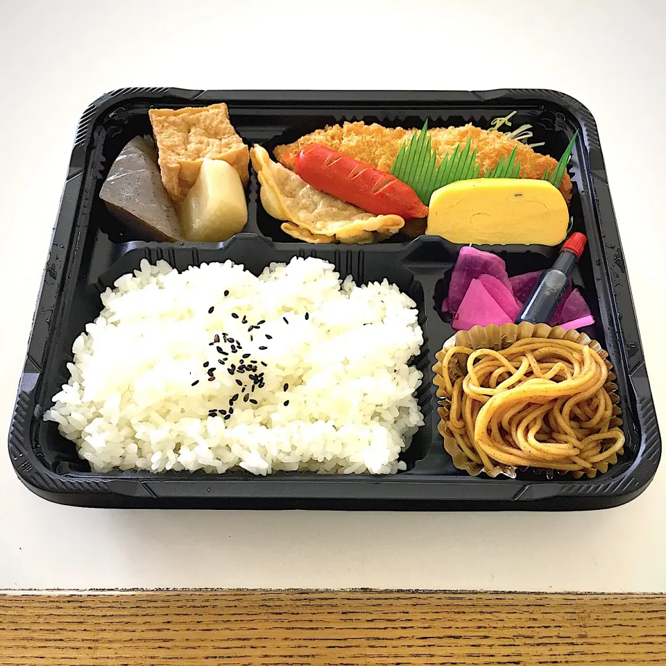 紀伊半島一周の旅 ③ お弁当‼︎
 #小旅行  #和歌山  #お弁当  #弁当  #obento  #lunchbox  #お弁当記録  #仕出し弁当|Yoshinobu Nakagawaさん