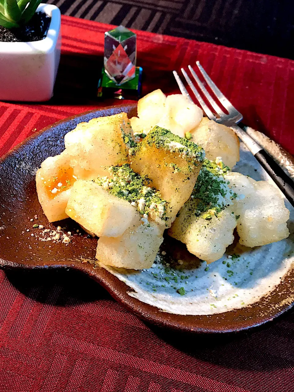 (超簡単)デザート
揚げ餅のはちみつ抹茶かけ|Sの食卓さん