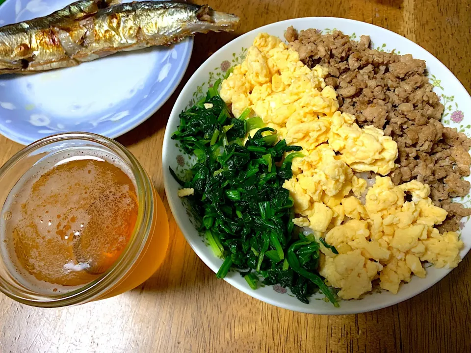 ☆3色そぼろ丼と秋刀魚の塩焼き☆|☆はんみちゃん☆さん