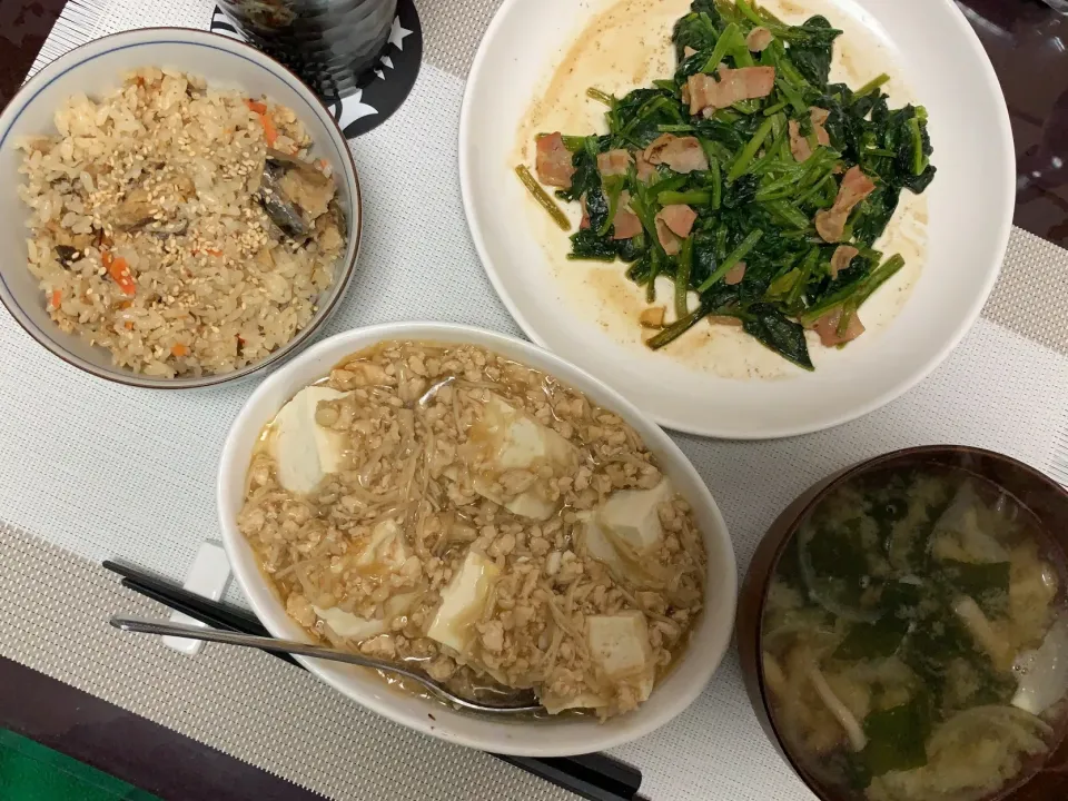 Snapdishの料理写真:鯖缶の炊き込みご飯に合うおかず🥢|ミルクさん