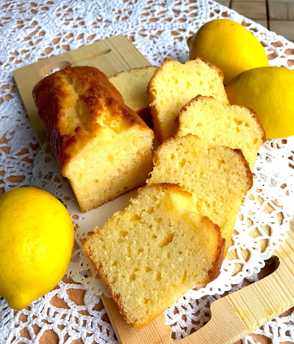 Snapdishの料理写真:ົLiLie･:*+さんの料理 絶品！レモンのパウンドケーキ🍋
#レモン|とんちんさん