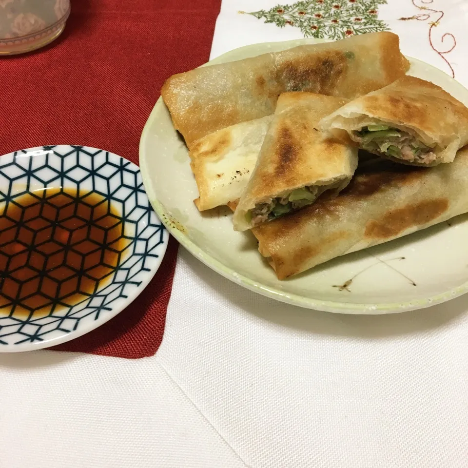 Snapdishの料理写真:春巻き棒餃子|まちゃこさん