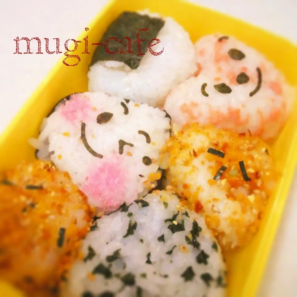 Snapdishの料理写真:園外保育♪おにぎり弁当|mughi-cafeさん