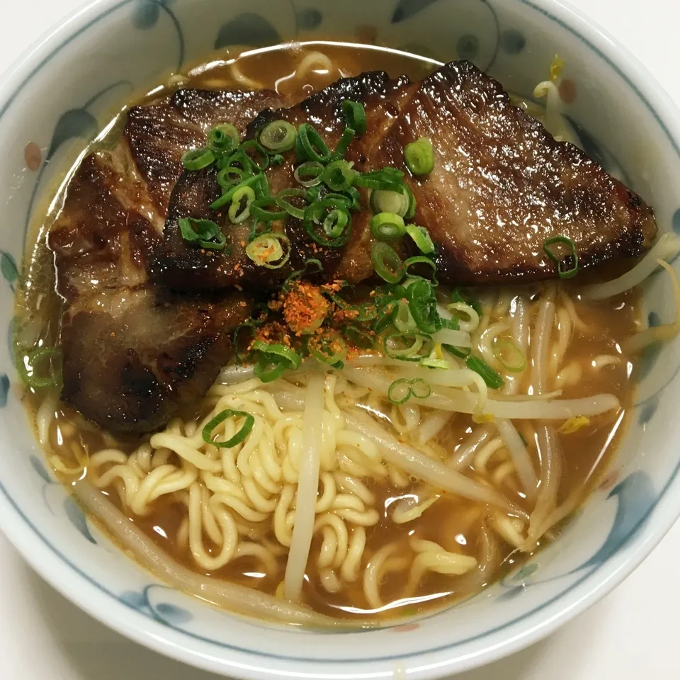 焼き豚と味噌バターラーメン🍜|まちゃこさん