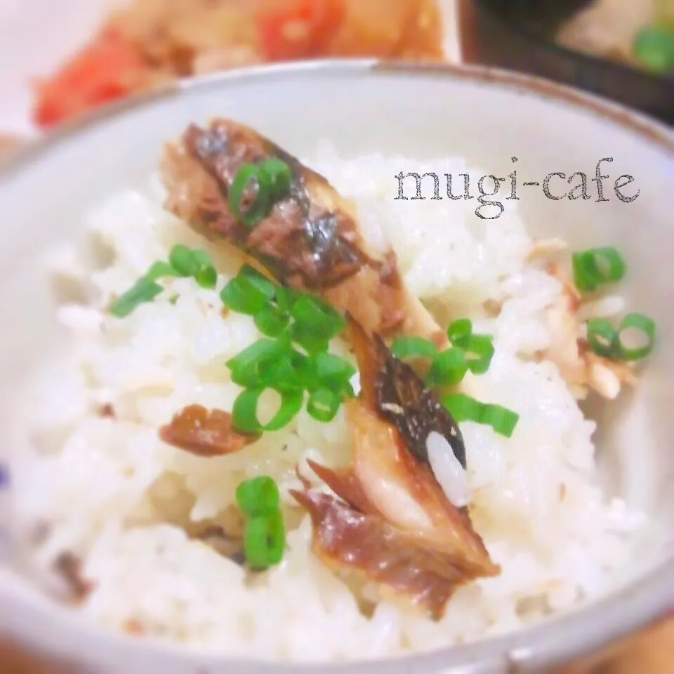 Snapdishの料理写真:秋刀魚ご飯♪|mughi-cafeさん