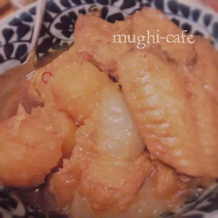 ジャンボにんにく入り♪手羽先と野菜の煮込み|mughi-cafeさん