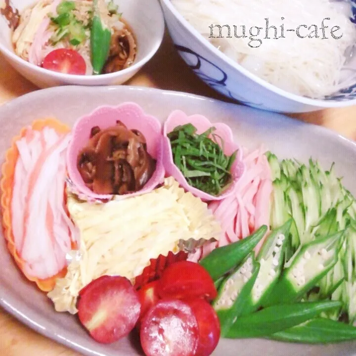 Snapdishの料理写真:薬味たっぷり♪我が家のそうめん|mughi-cafeさん