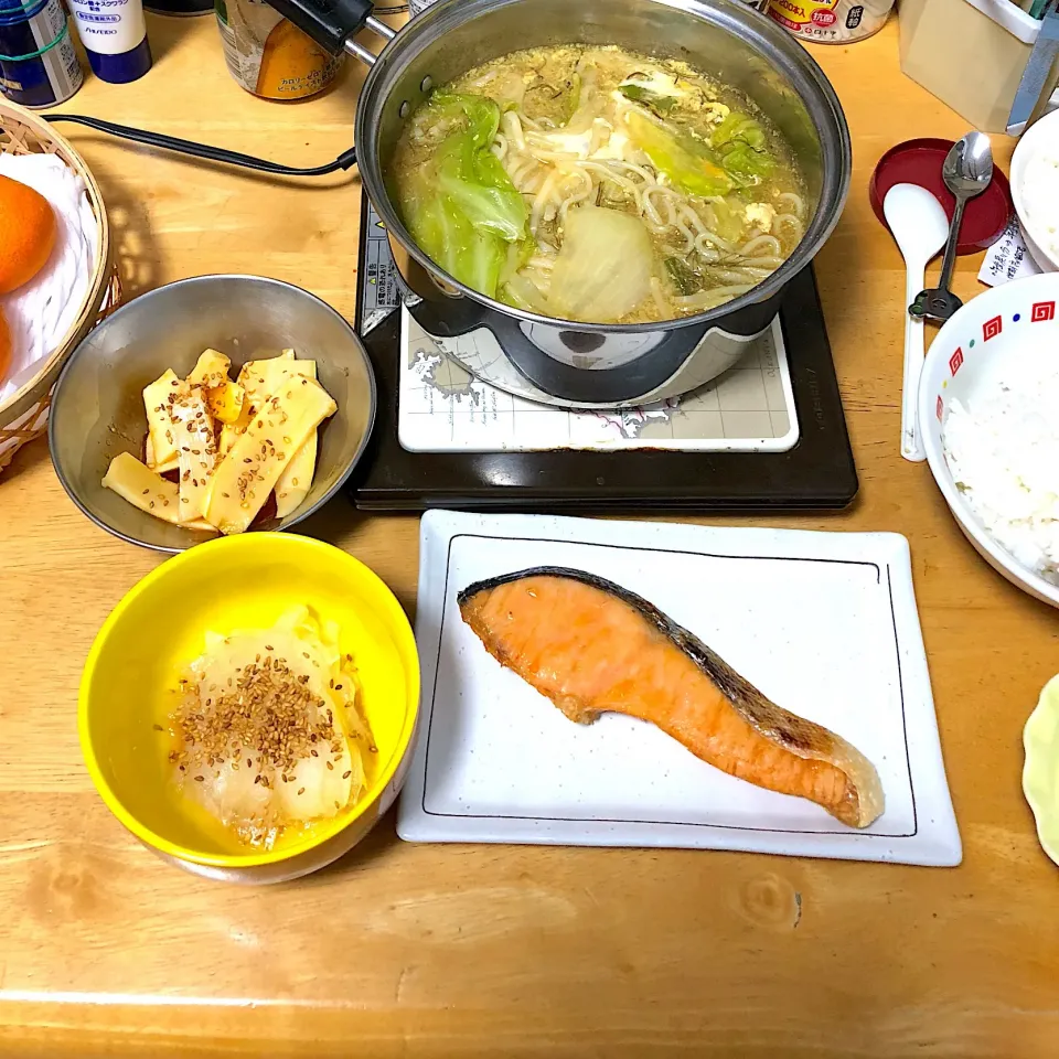 焼鮭🐟カレー風味うどん鍋|Makokoさん