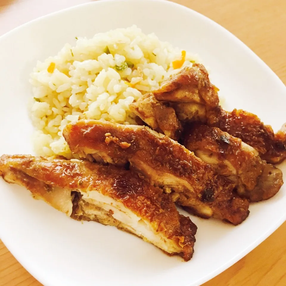 炊飯器で一発‼楽ちんピラフとチキンソテー♡|ゆこぽ♡さん