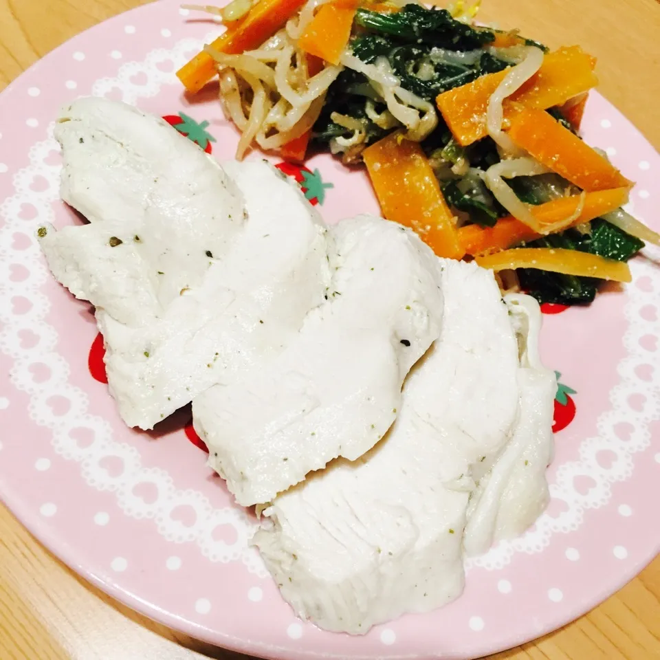 Snapdishの料理写真:優しい美味しさ♡自家製サラダチキン♡|ゆこぽ♡さん