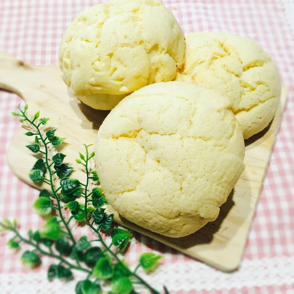 Snapdishの料理写真:リピ♡ミルキーメロンパン|ゆこぽ♡さん