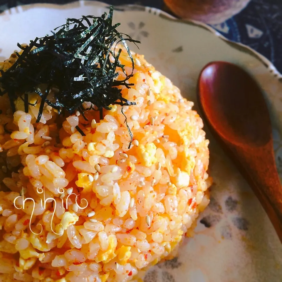 yuuさんのパラパラ焼き飯アレンジ！キムチチャーハン♡|ちぃさん