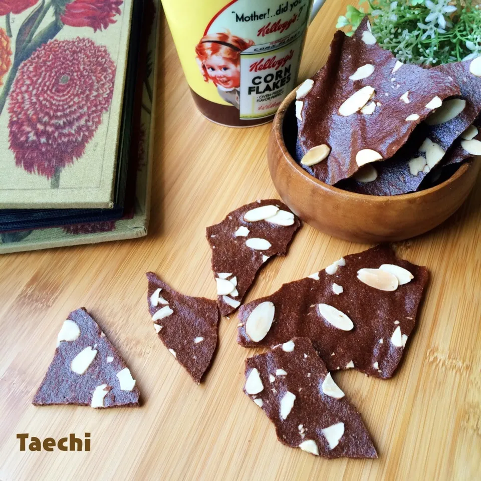 混ぜて伸ばして焼くだけ超簡単チョコシートクッキー|Taechi309さん