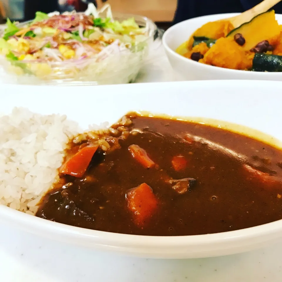 Snapdishの料理写真:今日の夕飯✨ビーフカレー✨|makkieさん