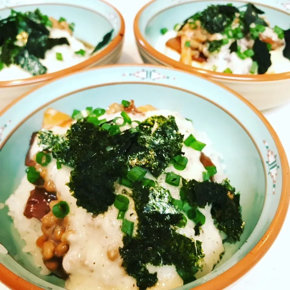 Snapdishの料理写真:今日の夕飯✨マグロ山かけ丼✨|makkieさん