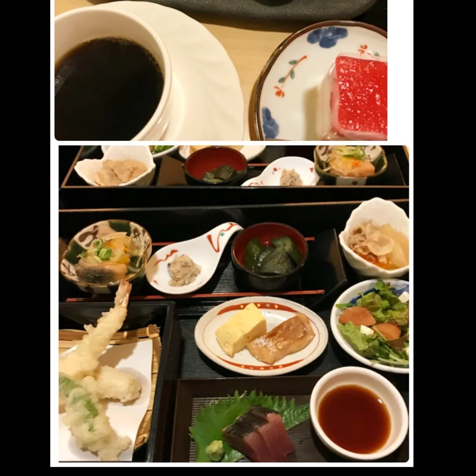 Snapdishの料理写真:お昼のお弁当🍱デザート付き。|tamemitiさん