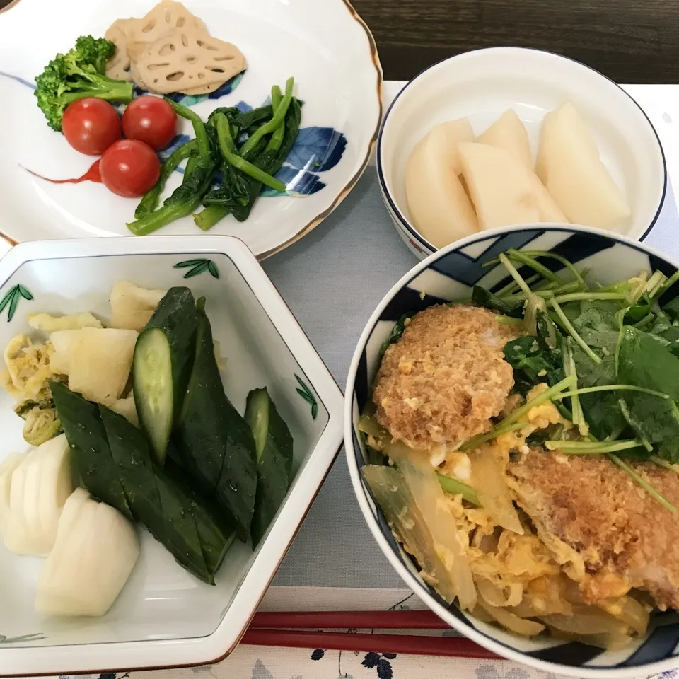 Snapdishの料理写真:カツ丼定食。|tamemitiさん