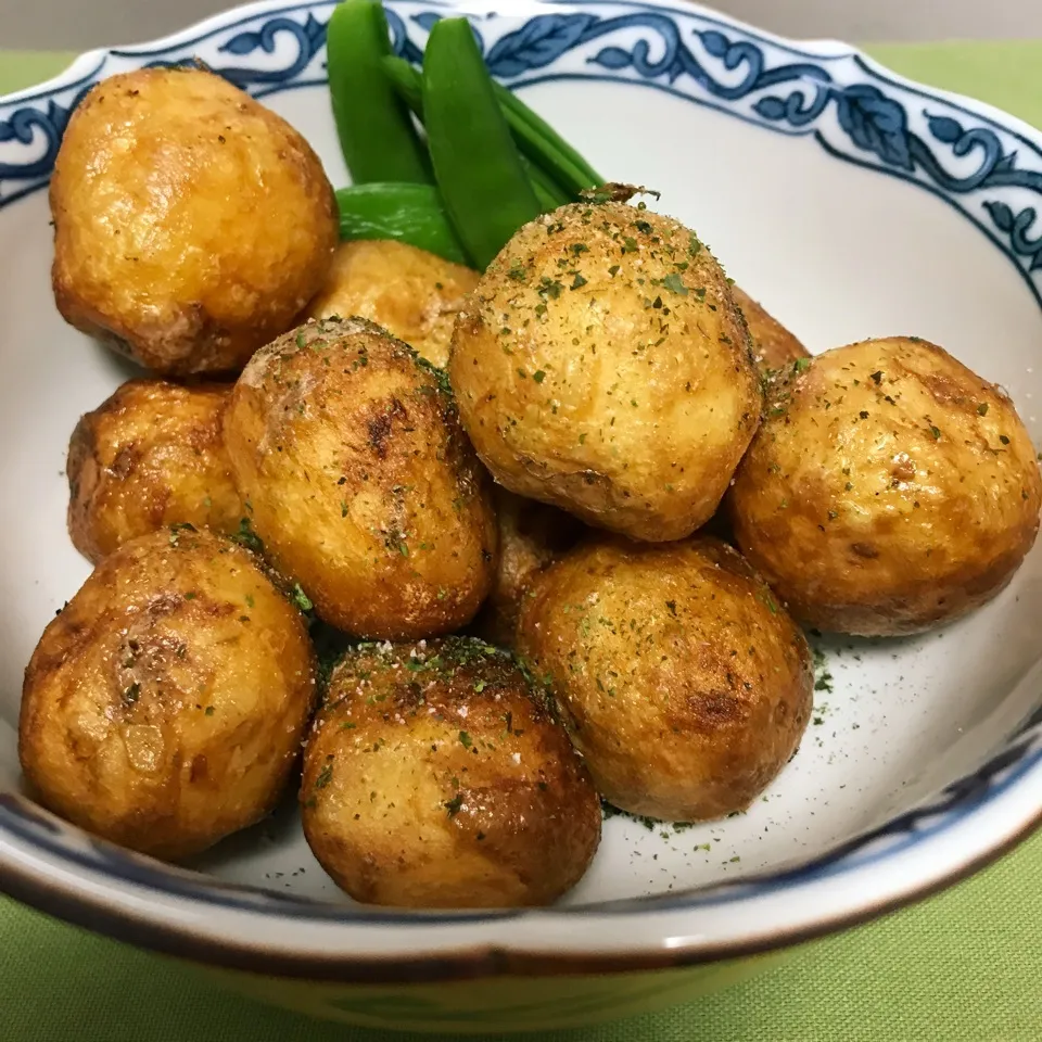 Snapdishの料理写真:やさい屋さんで聞いた、新じゃがの美味しい食べ方だって💕|tamemitiさん