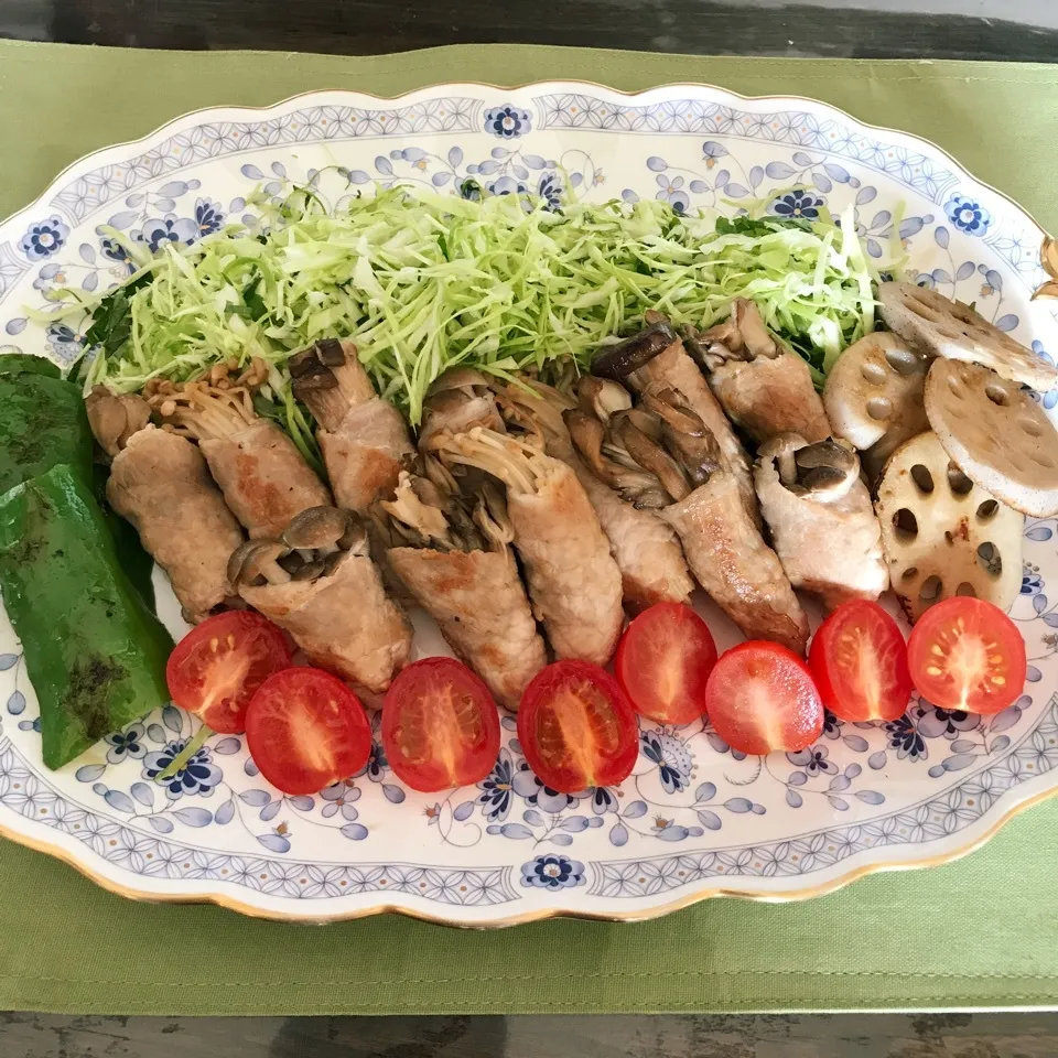 Snapdishの料理写真:豚シャブ肉のキノコの巻き巻き🍄|tamemitiさん