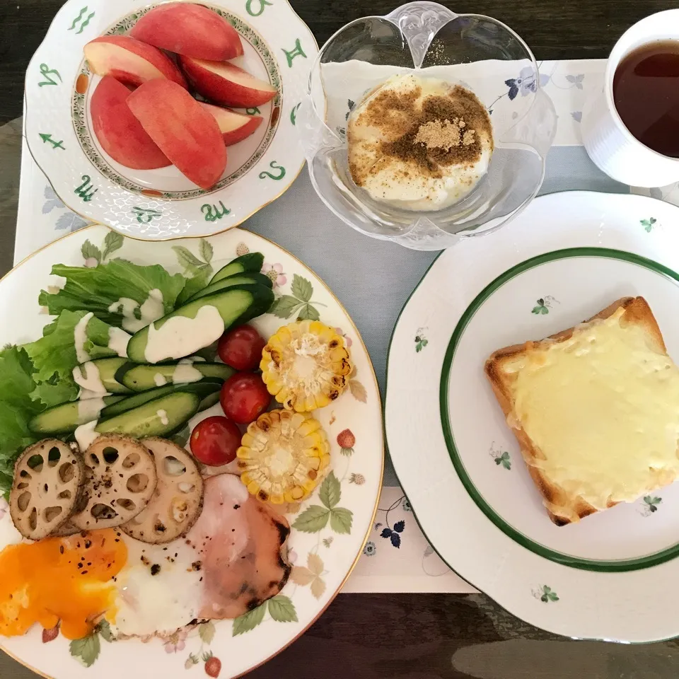 Snapdishの料理写真:チーズトーストでサンデーモーニング|tamemitiさん