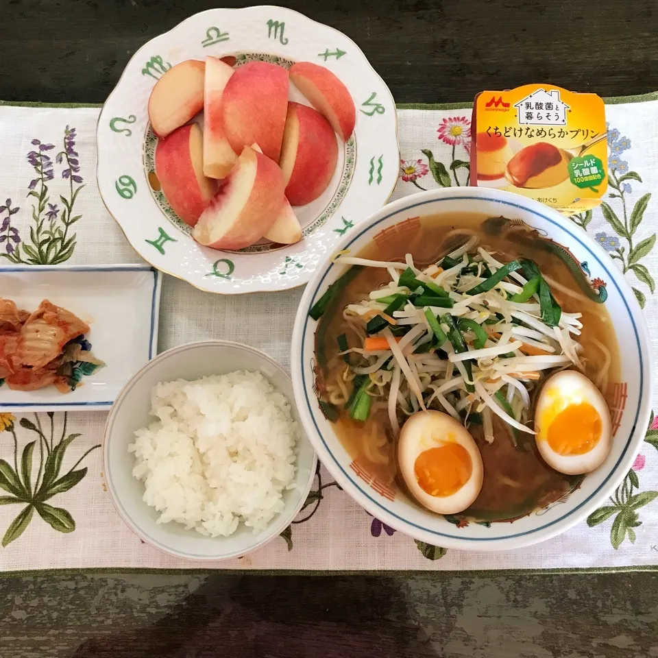 運動の後の味噌ラーメン定食|tamemitiさん