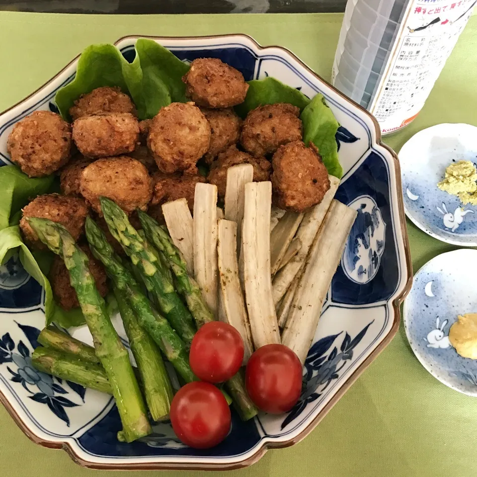 新ごぼうたっぷりの肉団子の揚げ物。アツアツを‼️|tamemitiさん