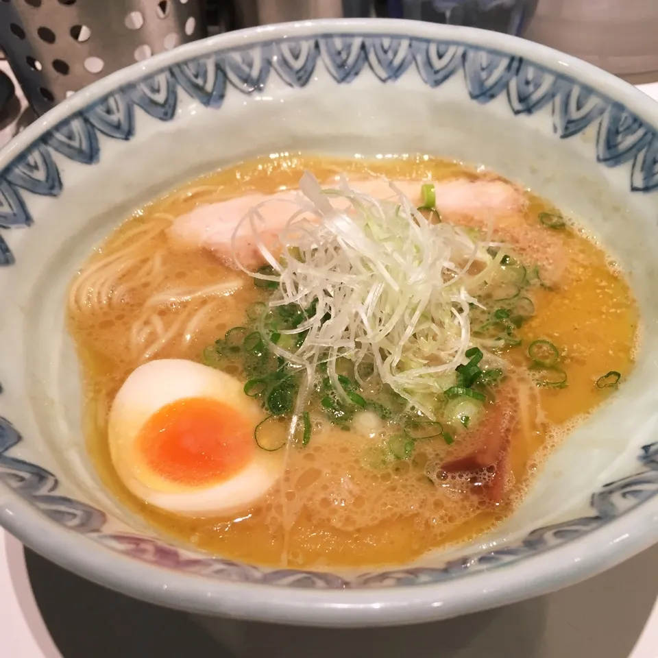 Snapdishの料理写真:〆のラーメン🍜今日もたくさん食べました💕|tamemitiさん