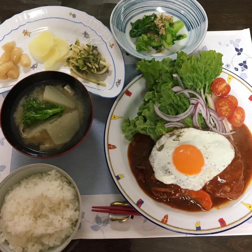 大盛り煮込みハンバーグ定食|tamemitiさん