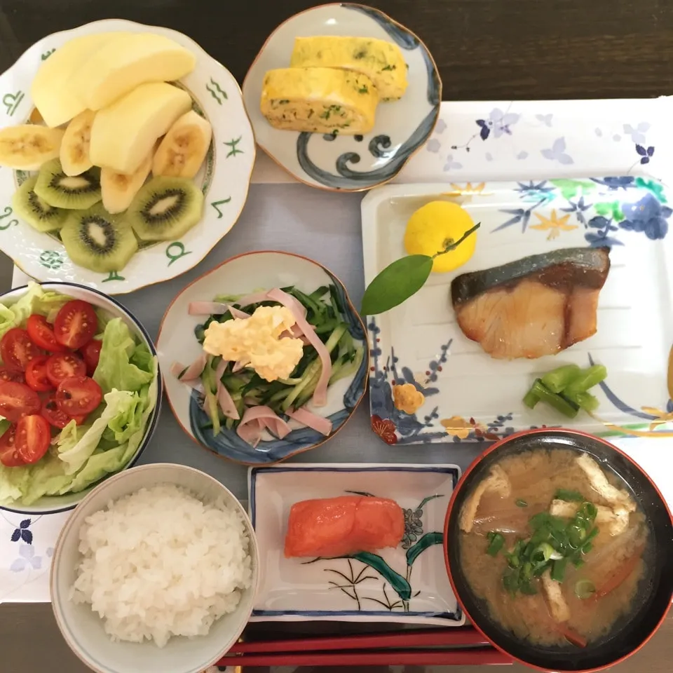 フルーツ多めのブリの味噌漬け定食。焼き方も付け加えました✌️|tamemitiさん