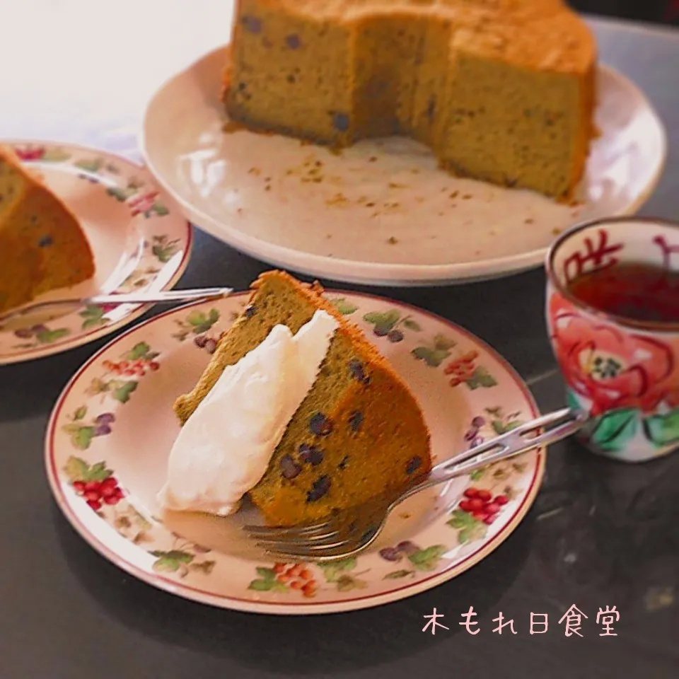 大納言小豆入り抹茶のシフォンケーキ|木もれ日食堂さん