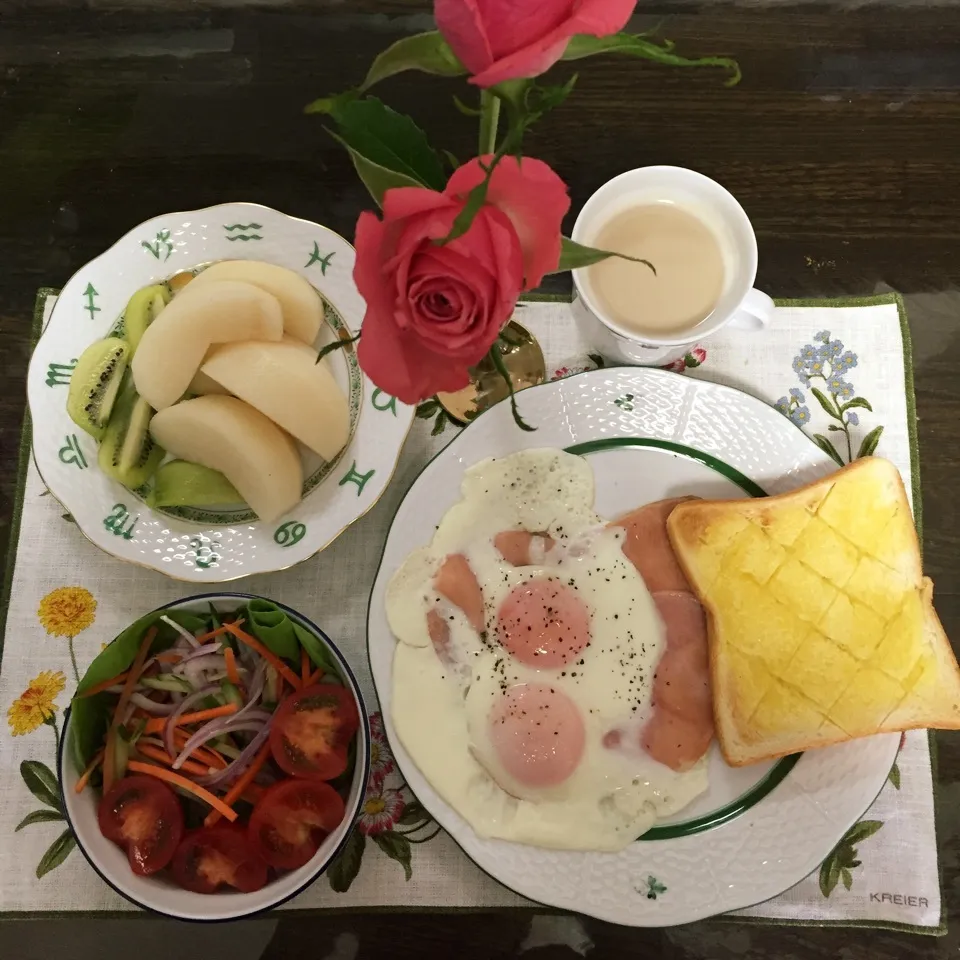 Snapdishの料理写真:メルシーのお花とブレックファースト❣️|tamemitiさん