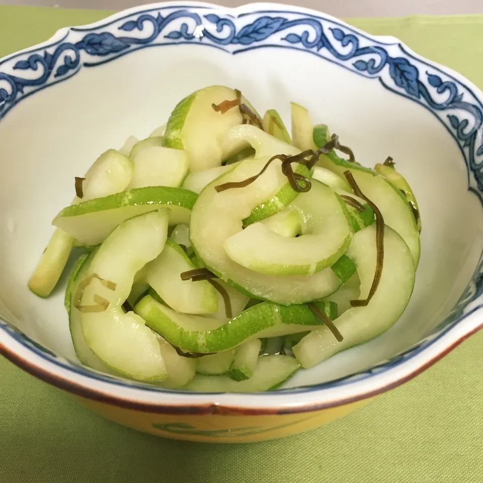 暑い夏に、涼しげな青瓜のお漬物🙋🏻|tamemitiさん