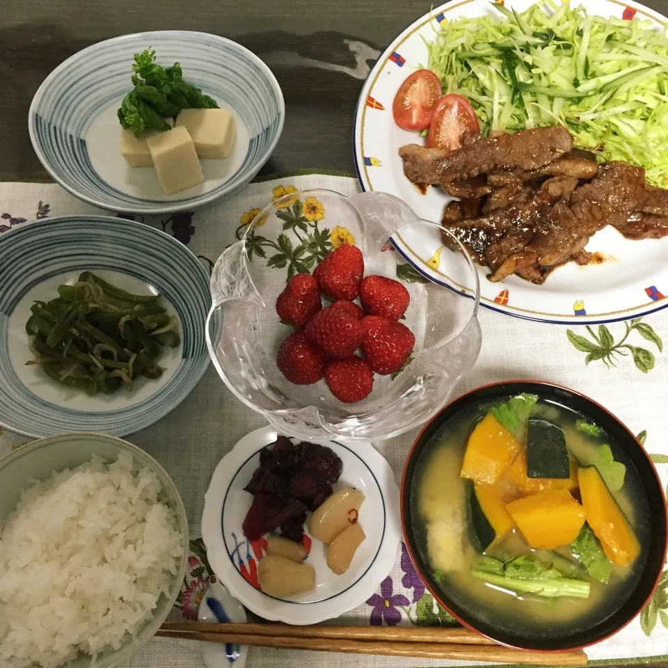 焼肉定食、。あ〜お腹がすいた、いただきま〜す🙋|tamemitiさん