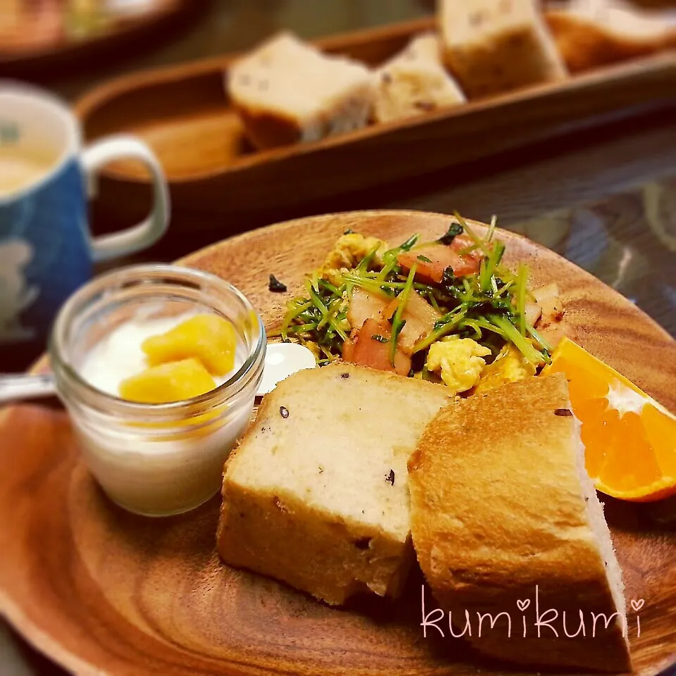 雑穀パンの朝食|木もれ日食堂さん