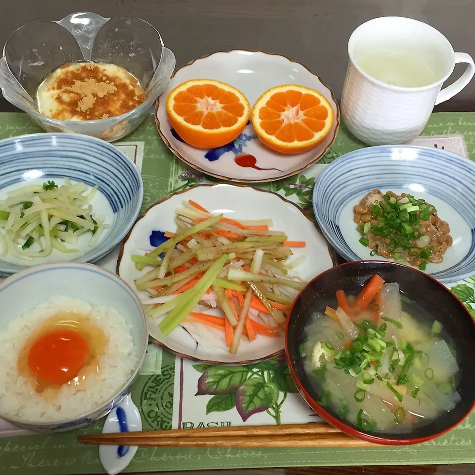 Snapdishの料理写真:大根たっぷりで、産みたて卵の体に優しい和朝食(^_-)☆|tamemitiさん