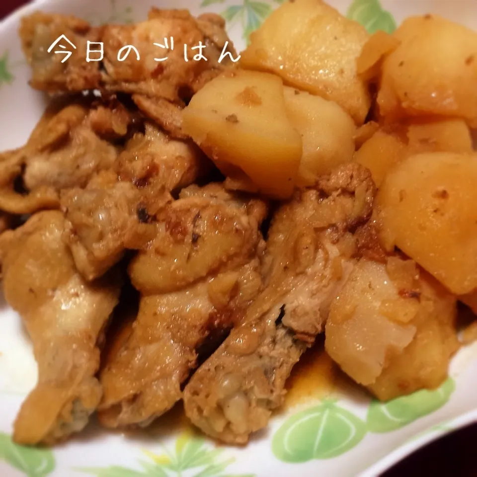 鶏手羽元とじゃがいもの煮物|トムさん