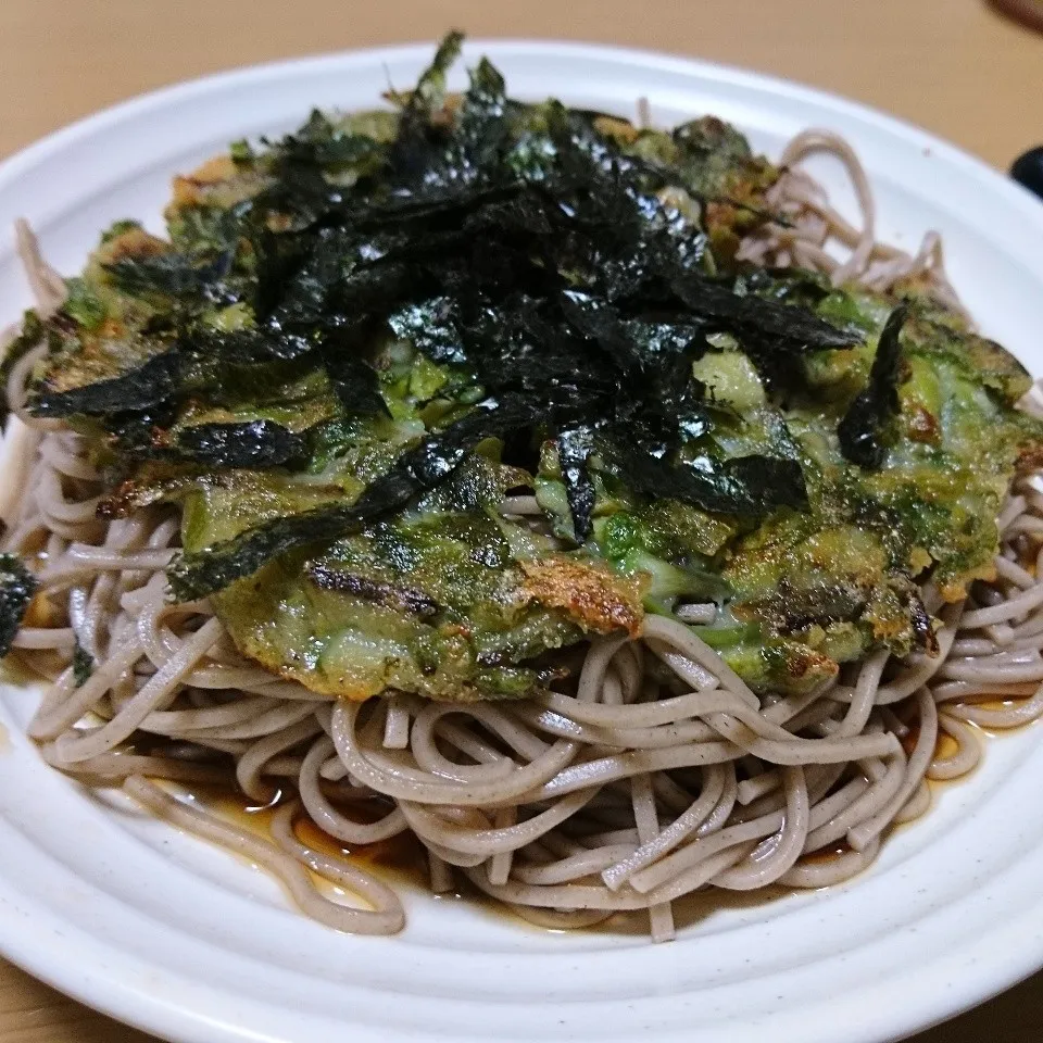 こしあぶらとたらの芽のかき揚げ蕎麦|クマ☆ゆうきさん