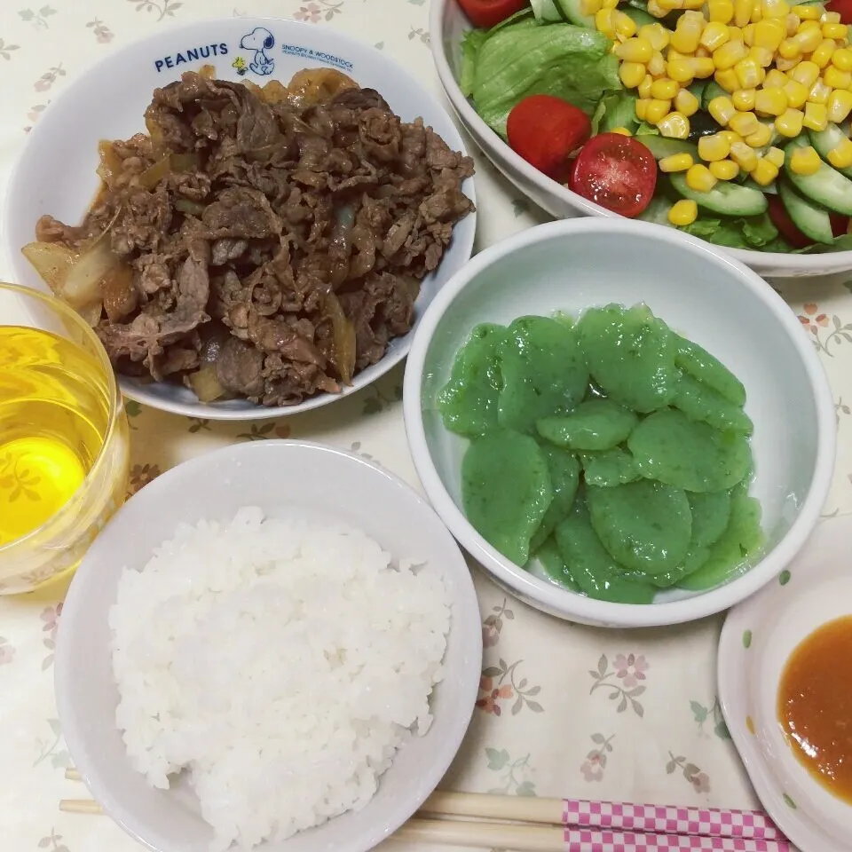 まねっこ☆牛しぐれ&刺し身蒟蒻とサラダ🍅|じゅんさん