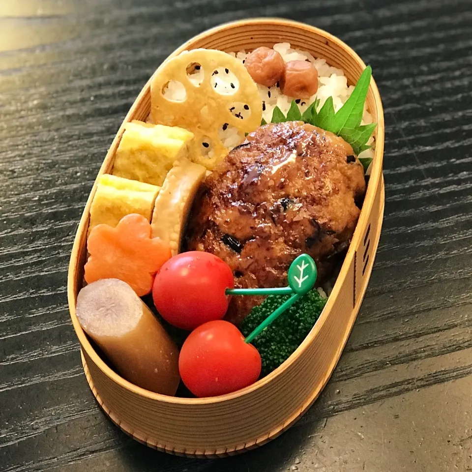 Snapdishの料理写真:今日の息子くん弁当♡ひじき入り鶏ハンバーグ弁当♡|yu-chanさん