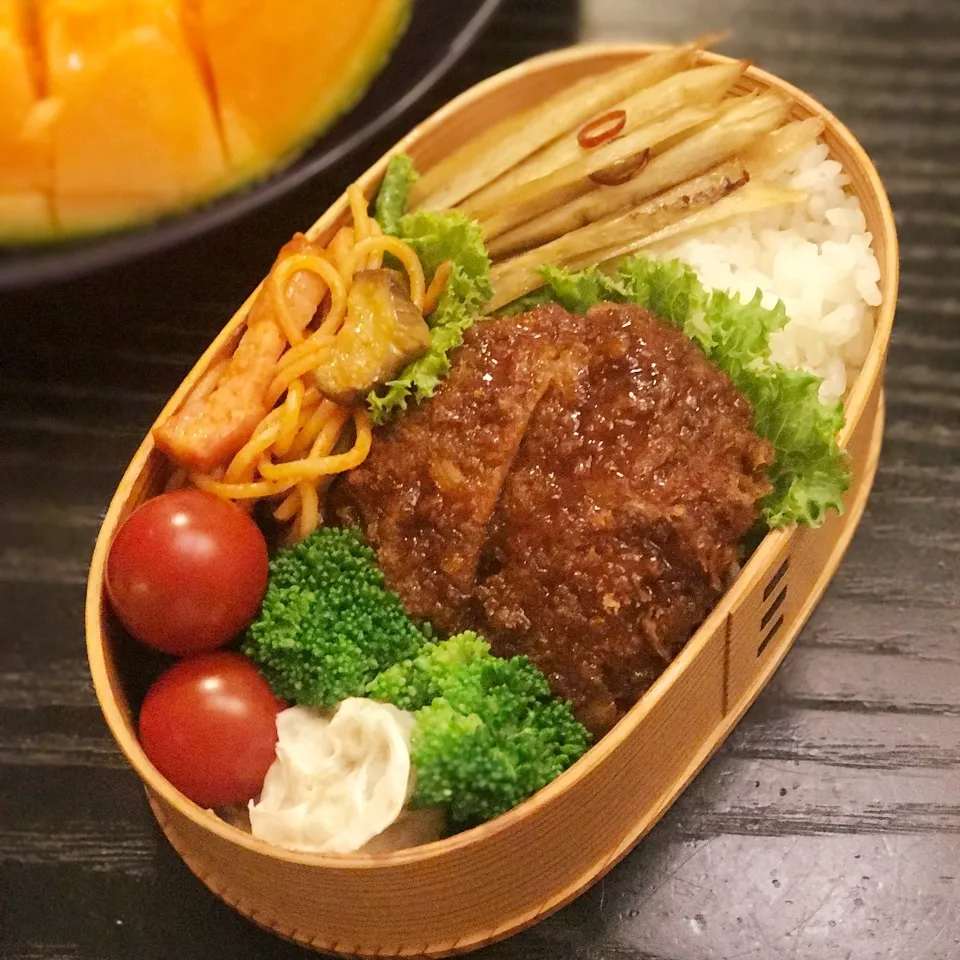 息子くん部活弁当♡メンチカツ弁当♡|yu-chanさん