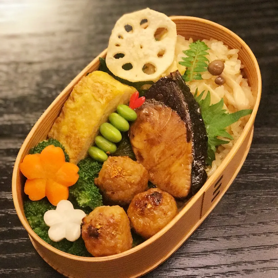 Snapdishの料理写真:今日の息子くん弁当♡鰤の照り焼き たけのこごはん弁当♡|yu-chanさん