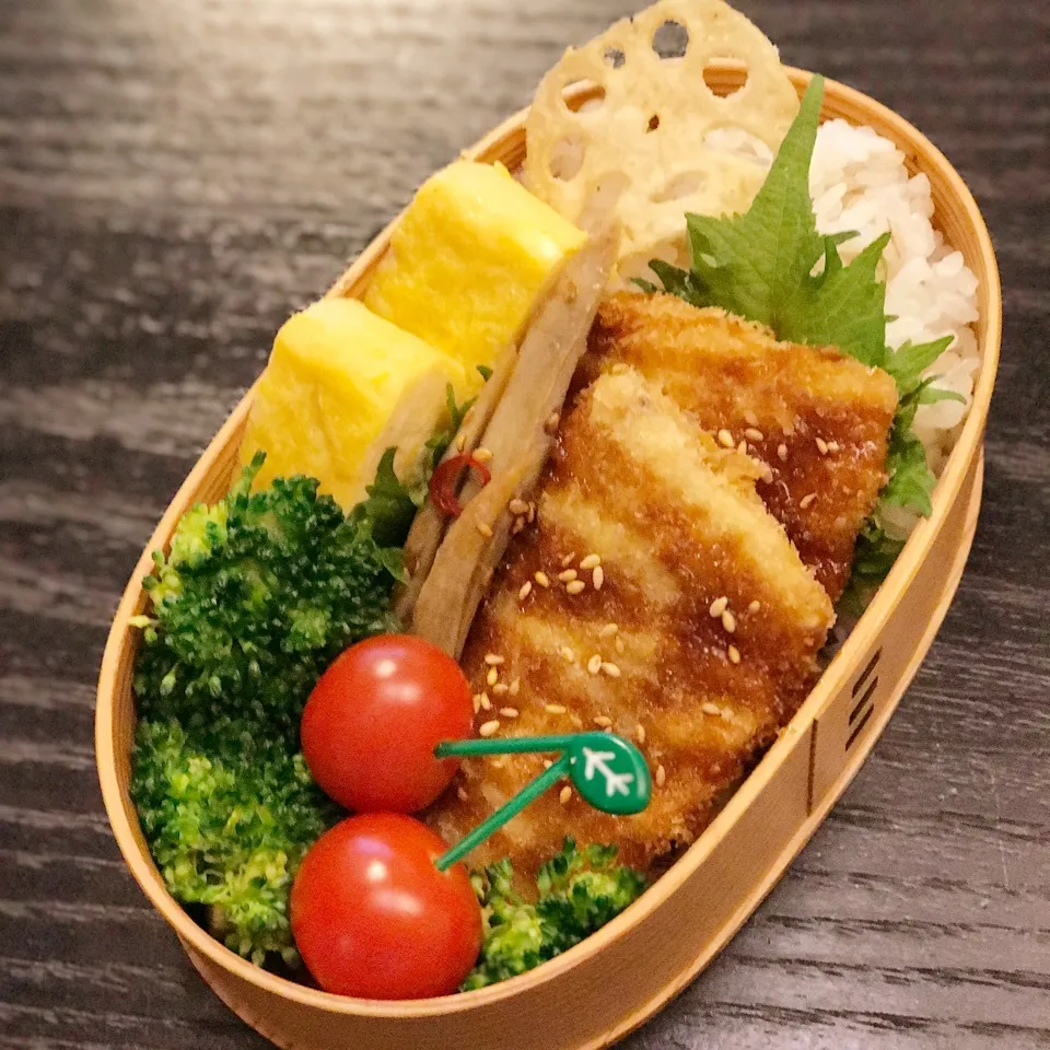 Snapdishの料理写真:今日の息子くん弁当♡期末テスト近いのでアジフライ弁当♡|yu-chanさん