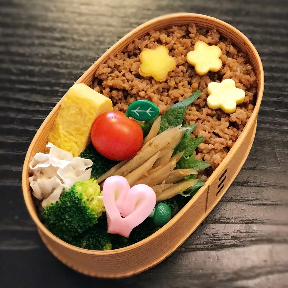 今日の息子くん弁当♡鳥そぼろ弁当♡|yu-chanさん