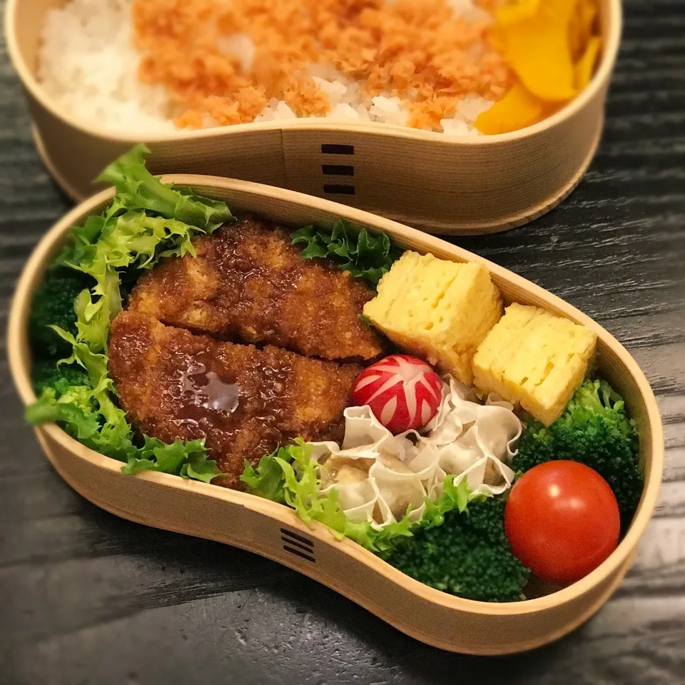 Snapdishの料理写真:今日の息子くん弁当♡海老カツ&肉シュウマイ弁当♡|yu-chanさん