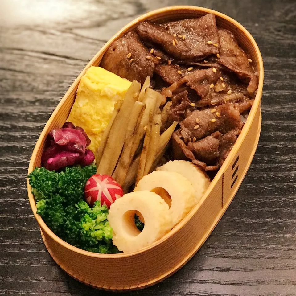 Snapdishの料理写真:今日の息子くん弁当♡焼き肉＆カープちくわ弁当♡|yu-chanさん