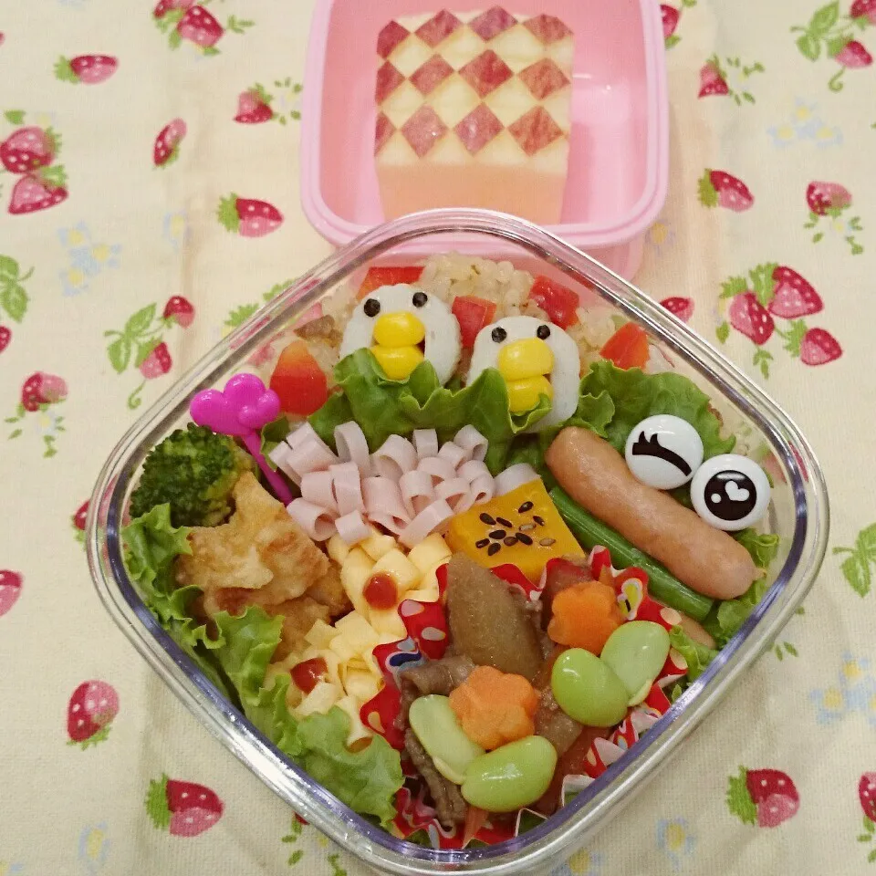 Snapdishの料理写真:炒飯弁当🎵|みちゅあしさん