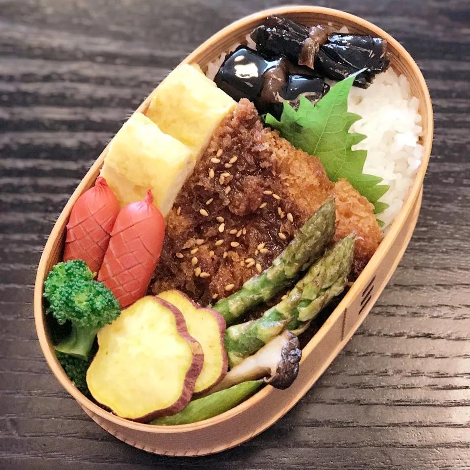 Snapdishの料理写真:今日の息子くん弁当♡トンカツ弁当♡|yu-chanさん