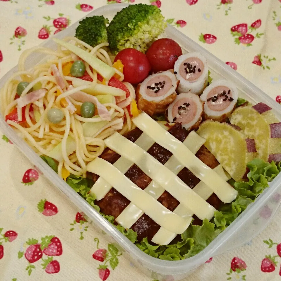 チーズハンバーグのっけ弁当🎵|みちゅあしさん