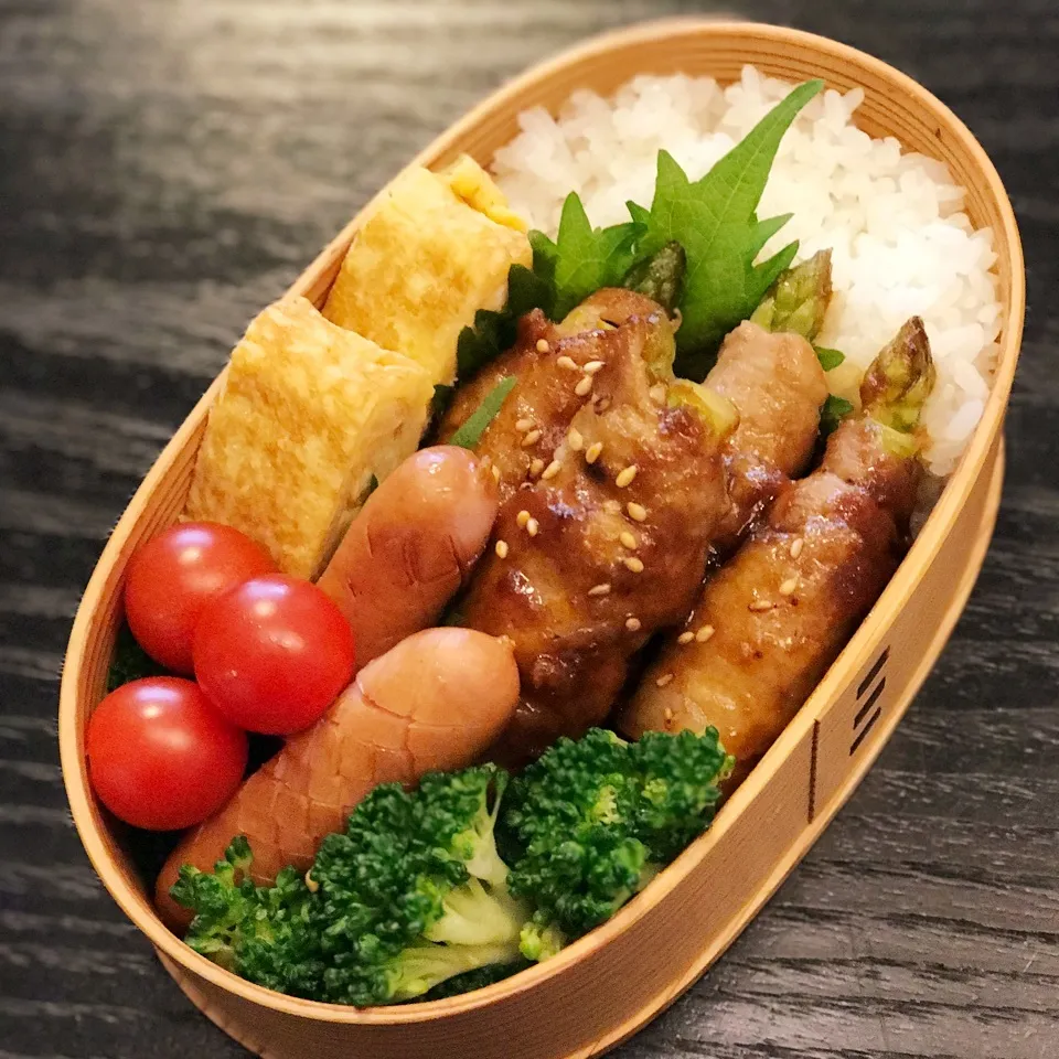 Snapdishの料理写真:今日の息子くん弁当♡アスパラの肉巻き弁当♡|yu-chanさん